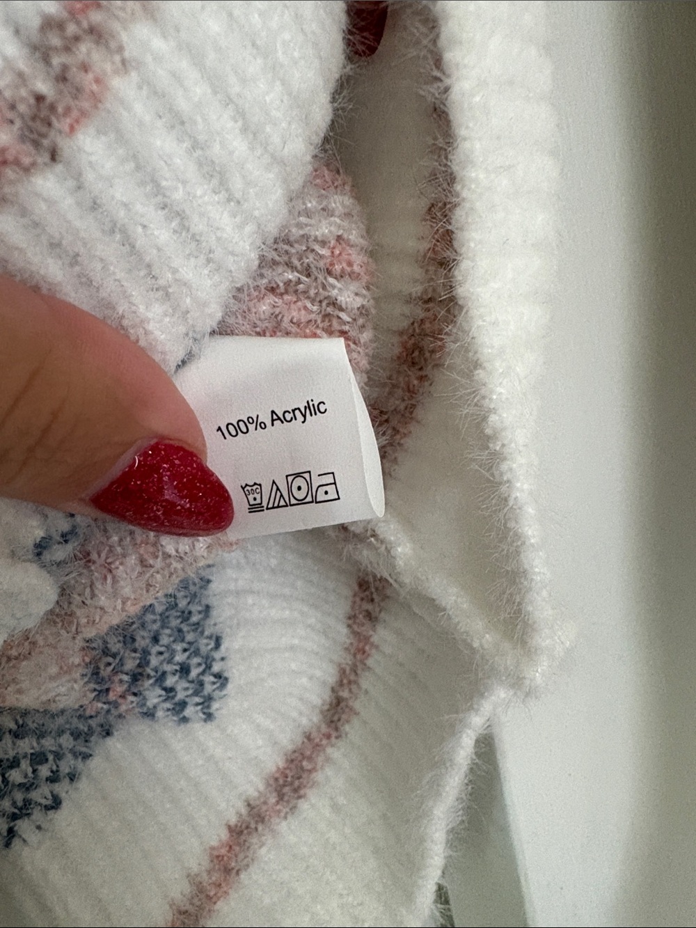 Andthewhy S/M Cozy Pink and White Patterned V-Neck Cardigan Sweater NWOT - Picture 3 of 7
